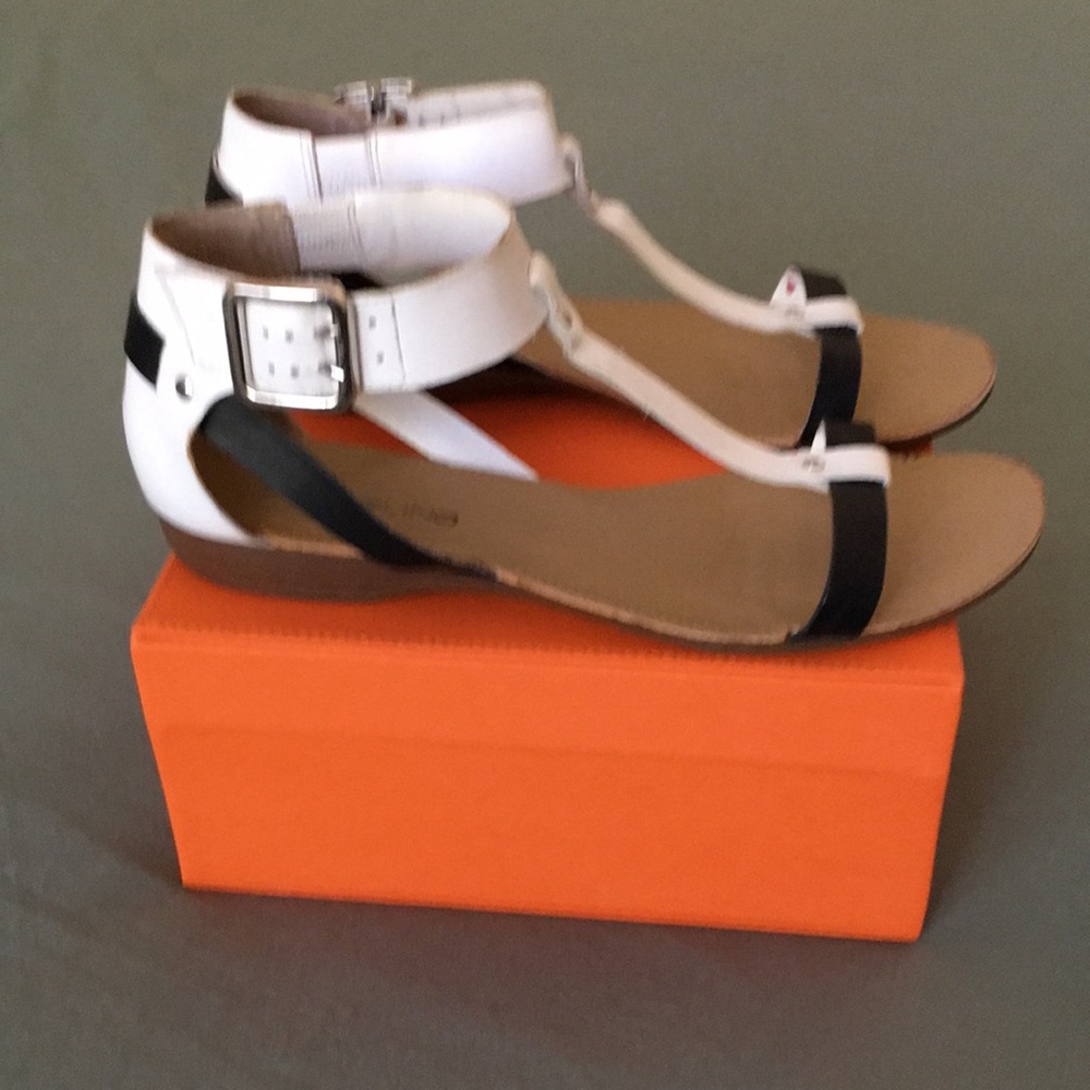 Women sandals